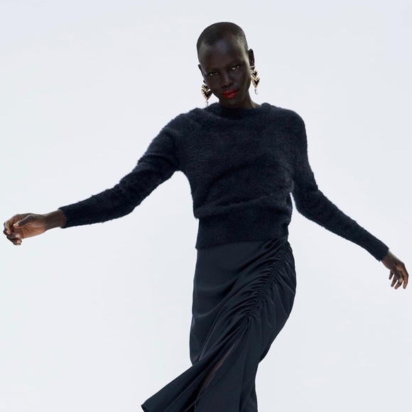 Zara Sweaters - NWT Zara Cropped Sweater